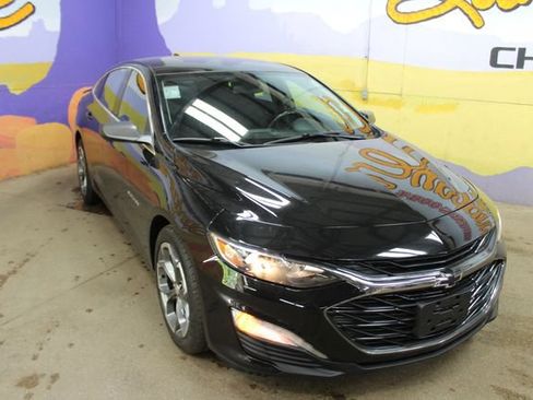 Used 2019 Chevrolet Malibu RS FWD image 2