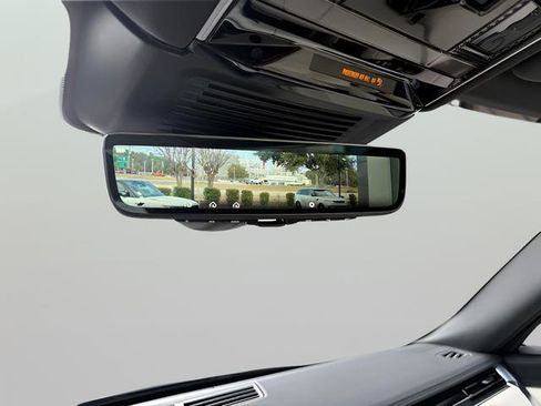 Certified 2025 Land Rover Range Rover SE image 25