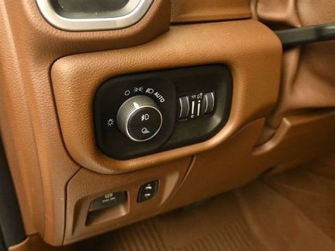 Used 2020 RAM 1500 Laramie AWD/4WD image 15