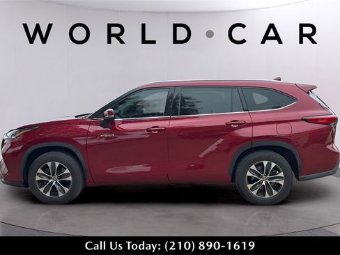 Used 2020 Toyota Highlander XLE image 8