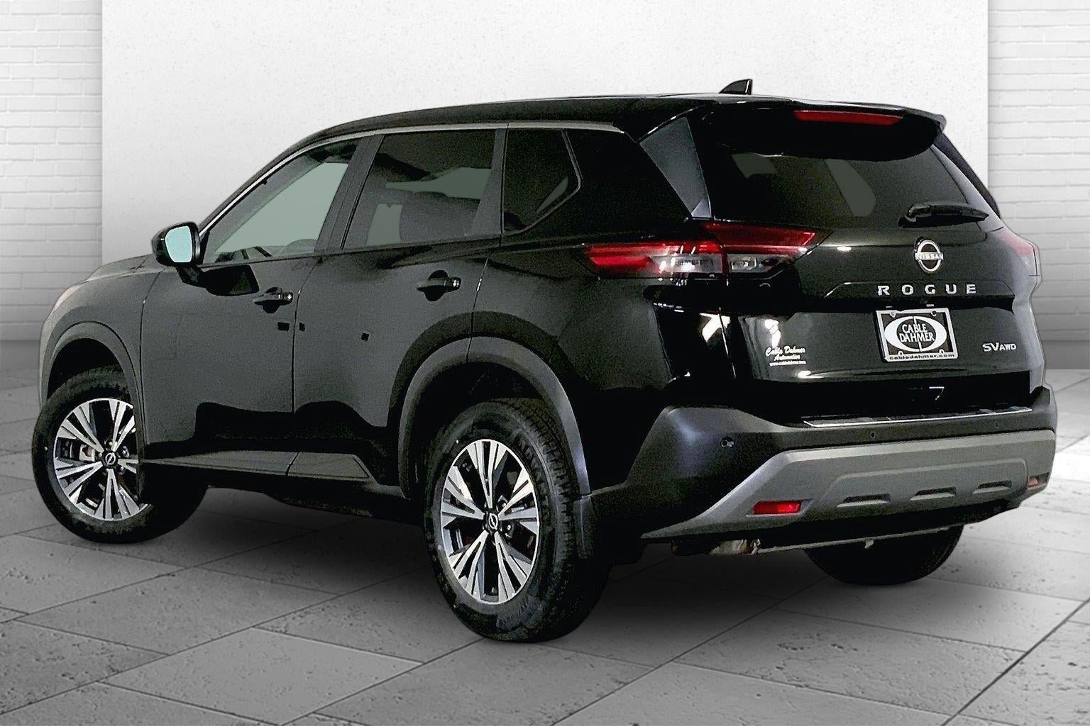 Used 2023 Nissan Rogue SV AWD/4WD image 4