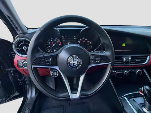 Used 2019 Alfa Romeo Giulia w/ Quick Order Package 22K Sport RWD image 10