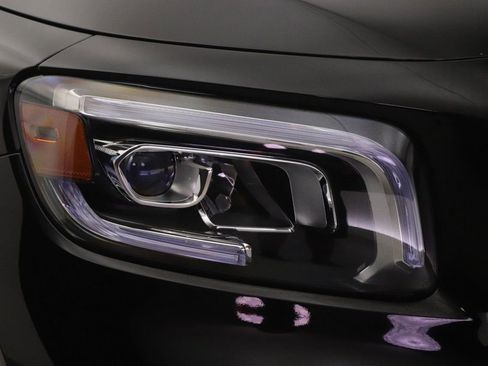 Certified 2023 Mercedes-Benz GLB 250 image 28