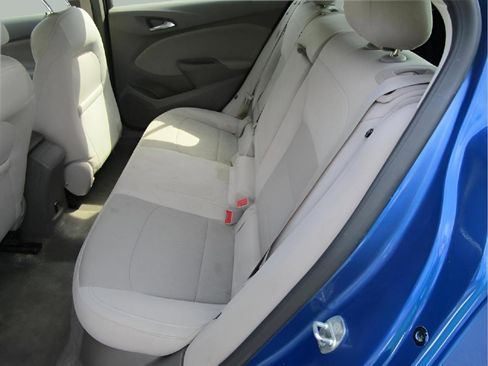 Used 2017 Chevrolet Cruze LT image 22