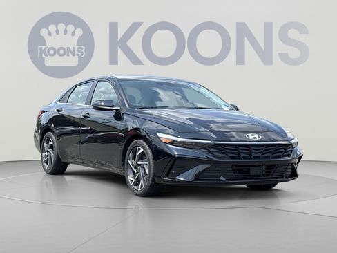 Used 2025 Hyundai Elantra Limited FWD image 10