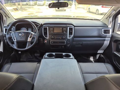 Used 2017 Nissan Titan S RWD image 18
