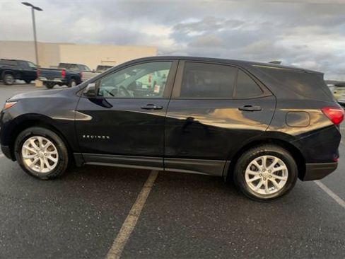 Used 2020 Chevrolet Equinox LS w/ LS Convenience Package image 5