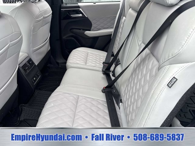 Used 2024 Mitsubishi Outlander SEL Black Edition AWD/4WD image 16