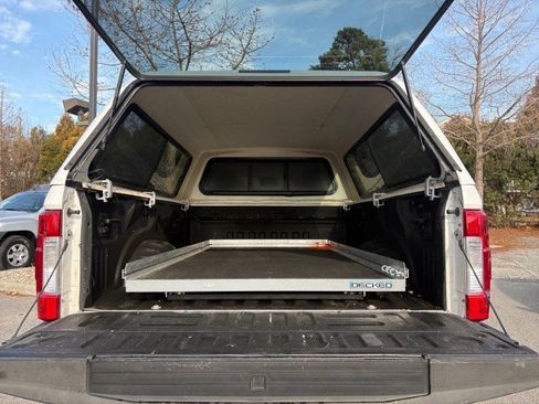 Used 2019 Ford F350 Lariat image 17