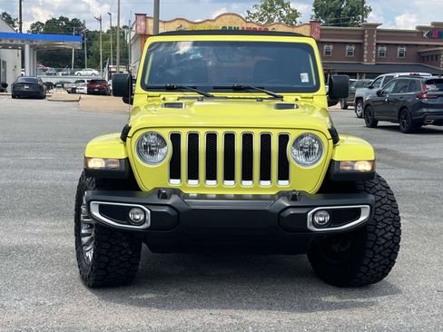 Used 2022 Jeep Wrangler Unlimited Sahara w/ Cold Weather Group AWD/4WD image 8