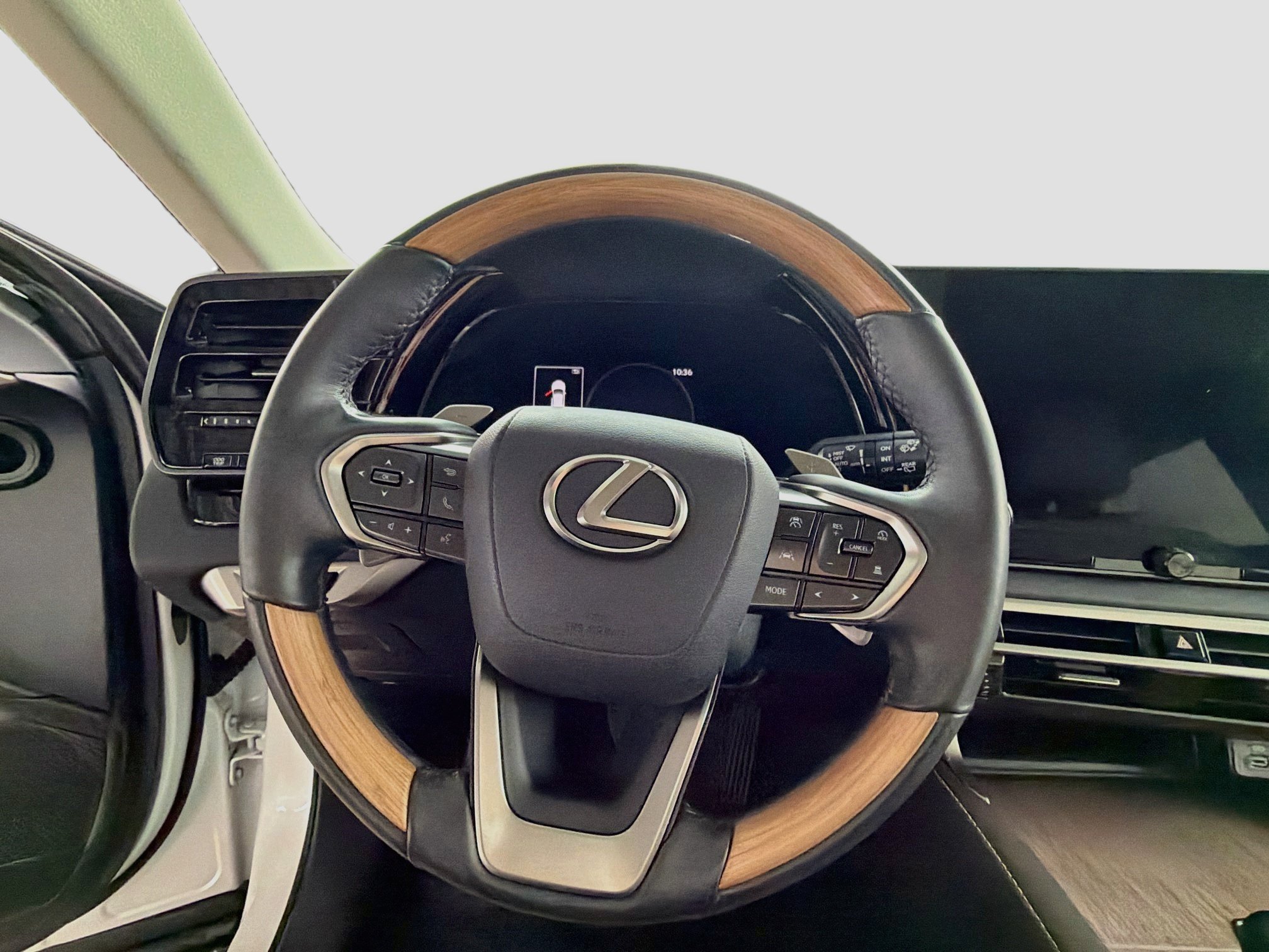 Used 2024 Lexus RX 350 Premium w/ Accessory Package (Z1) AWD/4WD image 17