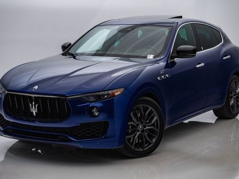 Used 2024 Maserati Levante GT Ultima AWD/4WD image 3