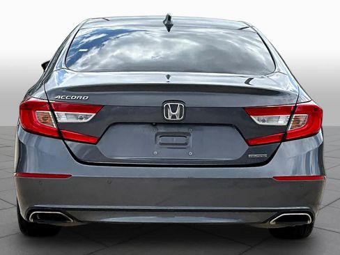 Used 2018 Honda Accord Touring image 5