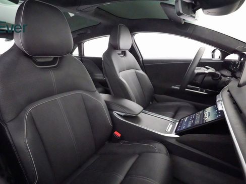 Used 2024 Lucid Air Grand Touring image 10