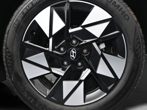 Used 2024 Hyundai Kona SEL w/ Convenience Package image 10