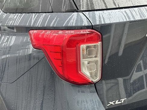 Certified 2022 Ford Explorer XLT w/ Equipment Group 202A image 9