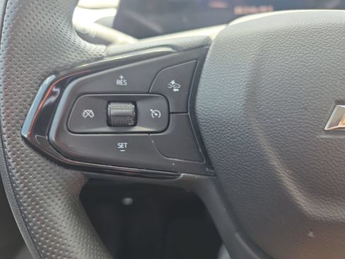 Used 2025 Chevrolet TrailBlazer LT AWD/4WD image 16