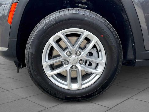 New 2025 Jeep Grand Cherokee L Laredo w/ Luxury Tech Group I image 11