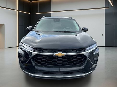 Used 2026 Chevrolet Trax LT FWD image 8