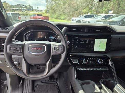 Used 2025 GMC Sierra 2500 AT4 w/ AT4 Premium Plus Package image 8