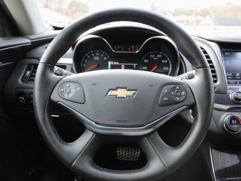 Used 2016 Chevrolet Impala LT image 17