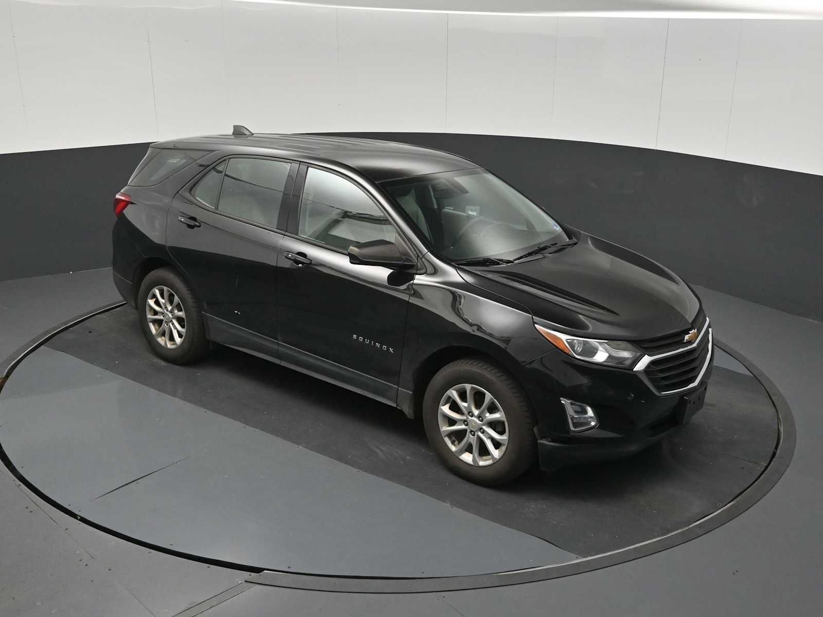 Used 2019 Chevrolet Equinox LS AWD/4WD image 9