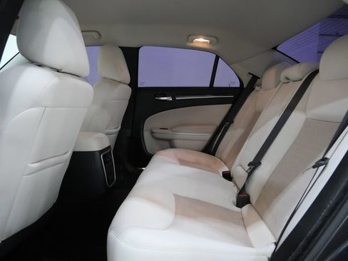 Used 2023 Chrysler 300 Touring RWD image 20