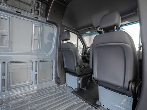 Certified 2025 Mercedes-Benz Sprinter 2500 image 25