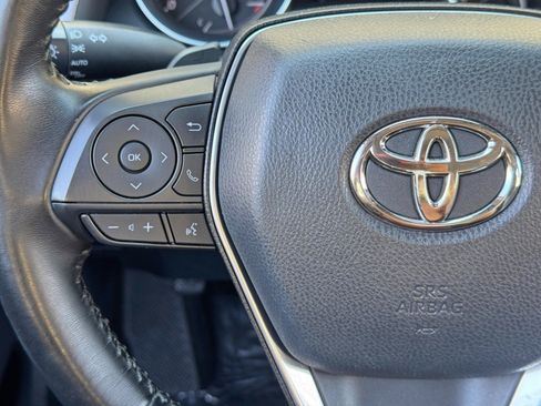 Used 2020 Toyota Camry SE FWD image 19