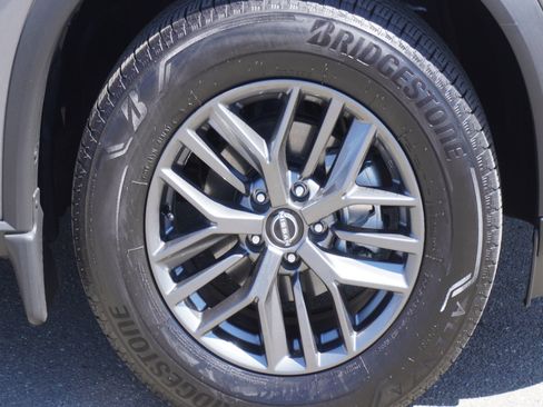 Used 2025 Nissan Rogue S FWD image 5