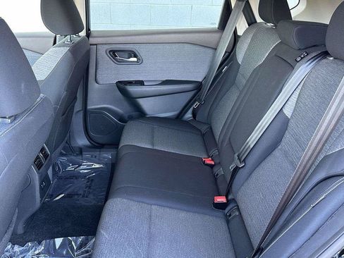Used 2023 Nissan Rogue SV AWD/4WD image 12