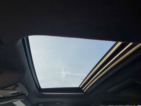 Used 2017 Cadillac Escalade ESV Platinum image 12