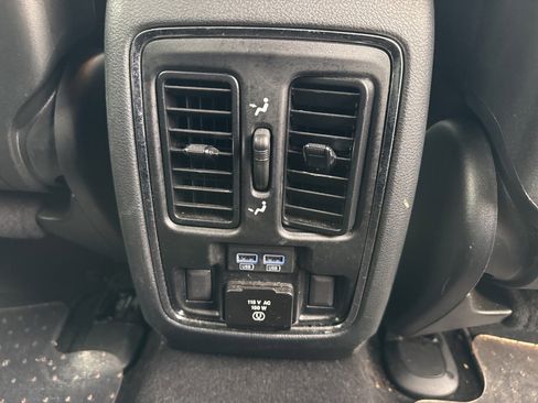 Used 2019 Jeep Grand Cherokee Limited image 22