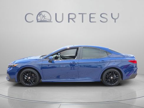 Used 2026 Toyota Camry SE FWD image 2