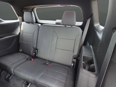 Used 2023 Chevrolet Traverse LT AWD/4WD image 18