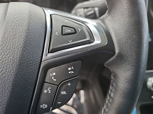 Used 2024 Ford Edge Titanium image 17