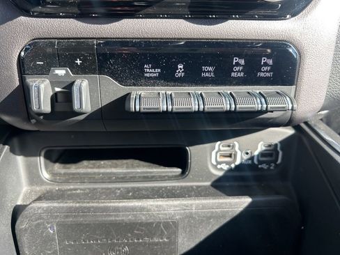 Used 2021 RAM 2500 Laramie AWD/4WD image 14