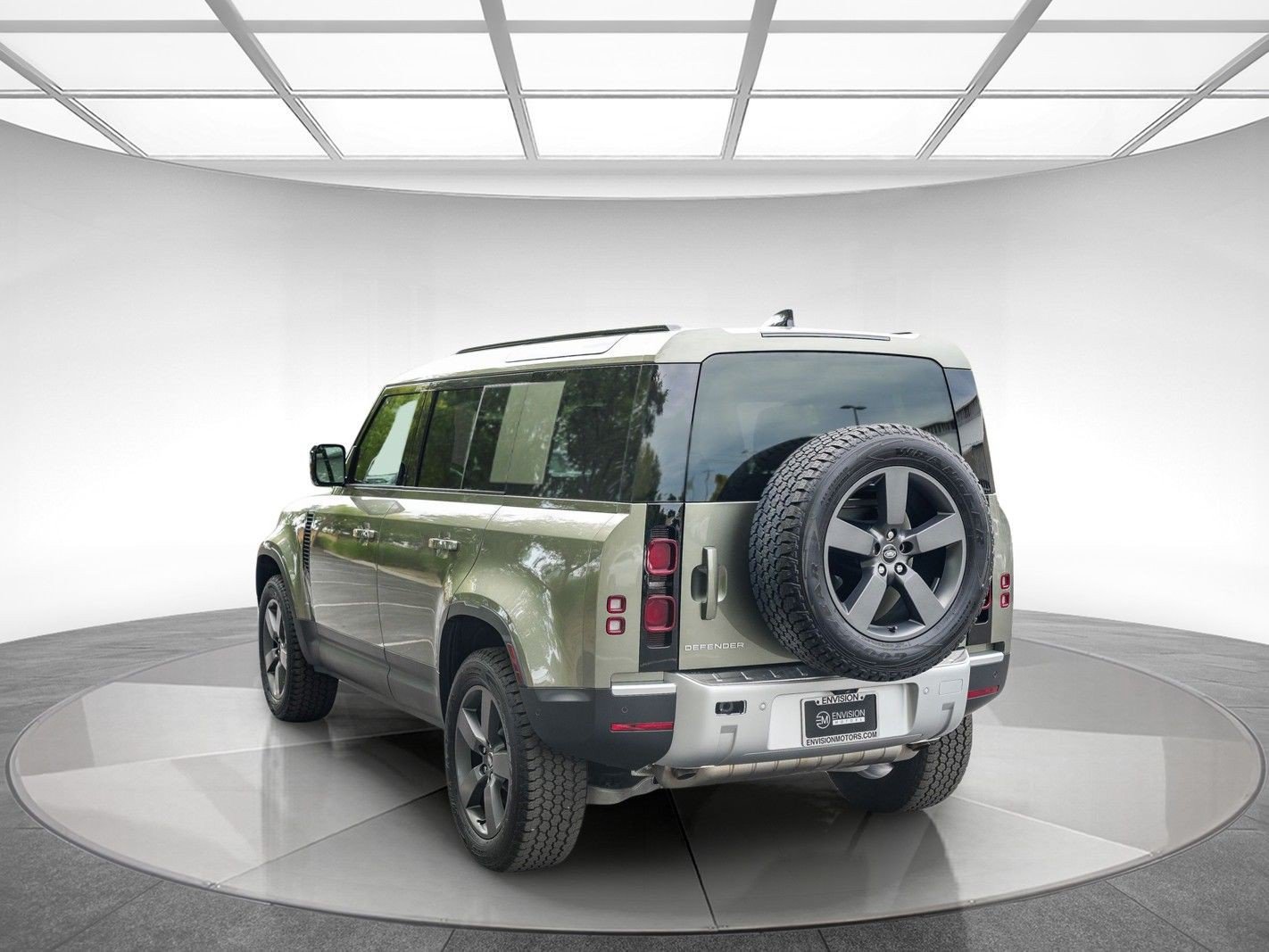 Used 2025 Land Rover Defender 110 S AWD/4WD image 2