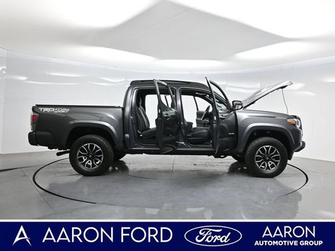 Used 2023 Toyota Tacoma TRD Sport w/ TRD Premium Sport Package AWD/4WD image 4