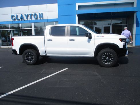 New 2026 Chevrolet Silverado 1500 ZR2 image 2