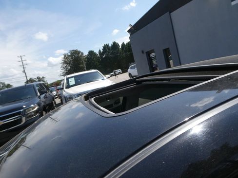 Used 2016 Nissan Maxima SR FWD image 11
