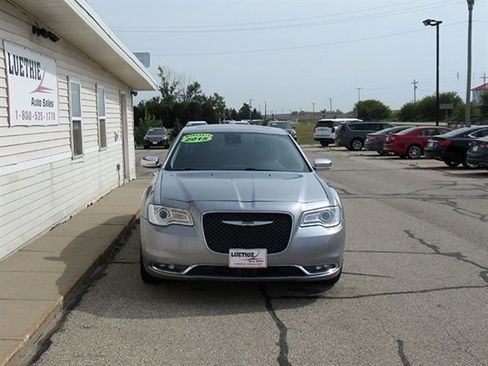 Used 2015 Chrysler 300 C w/ Light Group image 5