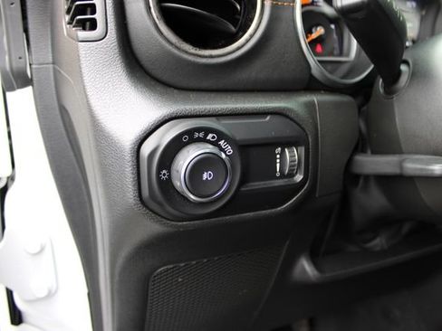 Used 2023 Jeep Wrangler Unlimited Sahara AWD/4WD image 15