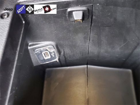 Used 2018 Jeep Wrangler Unlimited Sahara w/ Dual Top Group image 33