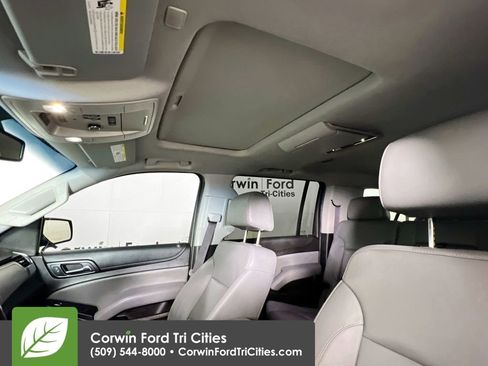 Used 2017 Chevrolet Suburban LT image 28