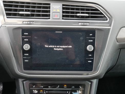 Used 2024 Volkswagen Tiguan SE image 30