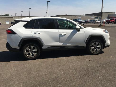 Used 2024 Toyota RAV4 LE AWD/4WD image 7