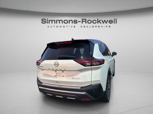 Used 2023 Nissan Rogue SL w/ SL Premium Package image 13
