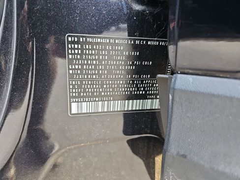 Certified 2023 Volkswagen Taos SE image 9