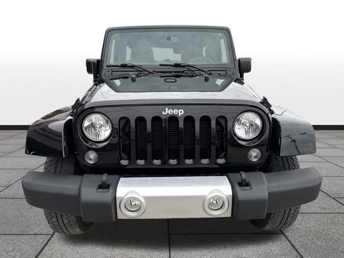 Used 2015 Jeep Wrangler Unlimited Sahara w/ Connectivity Group image 8